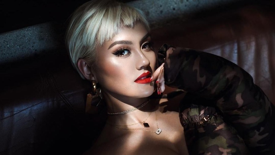 Agnez Mo True Nature Unveiled by Eza Yayang: A Childhood Friendship Reveal